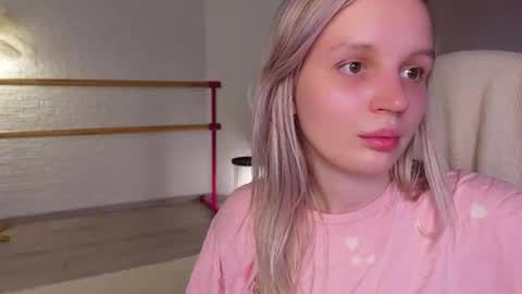 tinasiner online show from 09.15.25