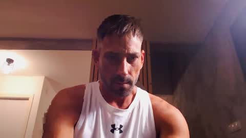 Snapshot of tinoclandestino chatting on 01.18.25 tinoclandestino online show from 01.18.25