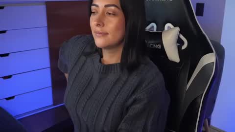 Snapshot of tiny_panther chatting on 01.14.25 Ana Molly online show from 01.14.25