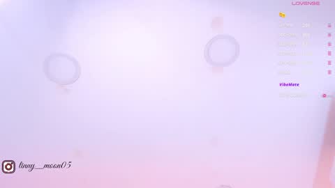 Snapshot of tinymoon_ chatting on 12.29.24 Luna online show from 12.29.24