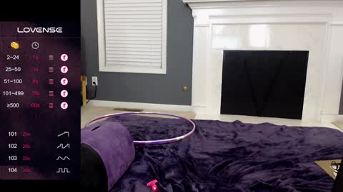 Snapshot of tinyvixxen chatting on 12.22.24 V - Read the bio please thanks. online show from 12.22.24