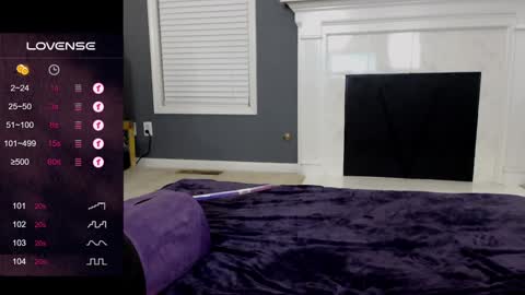 Snapshot of tinyvixxen chatting on 12.24.24 V - Read the bio please thanks. online show from 12.24.24