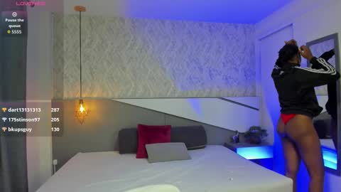 Snapshot of tisha_cole chatting on 10.11.25 Tisha online show from 10.11.25