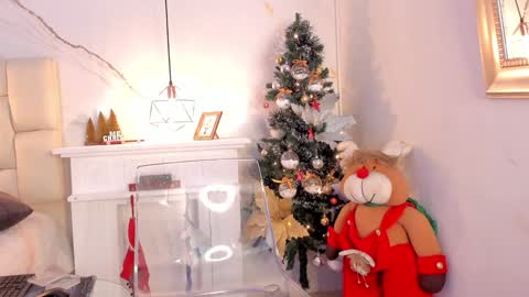 Snapshot of tivizaylove chatting on 12.28.24 Tivizay online show from 12.28.24