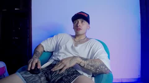 Snapshot of tojiheria chatting on 12.04.25 tojiheria online show from 12.04.25