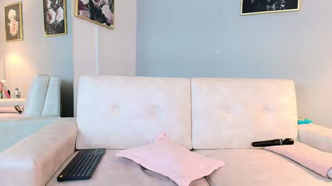Snapshot of tokiomilf chatting on 01.19.25 Tokio online show from 01.19.25