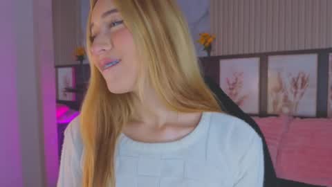 Snapshot of tokyoluu chatting on 10.06.25 tokyoluu online show from 10.06.25