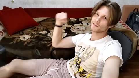 Snapshot of tom_elmo chatting on 10.10.25 Tom Elmo online show from 10.10.25