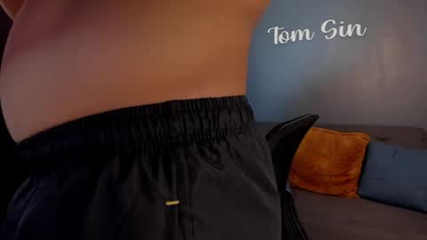 Snapshot of tom_sin_ chatting on 12.25.24 Tom Sin online show from 12.25.24