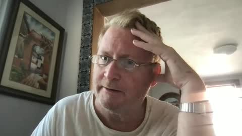 Snapshot of tomascausa chatting on 12.11.24 Hola online show from 12.11.24