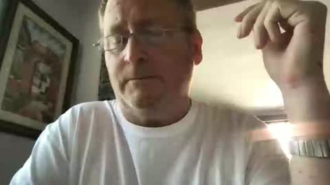 Snapshot of tomascausa chatting on 12.12.24 Hola online show from 12.12.24