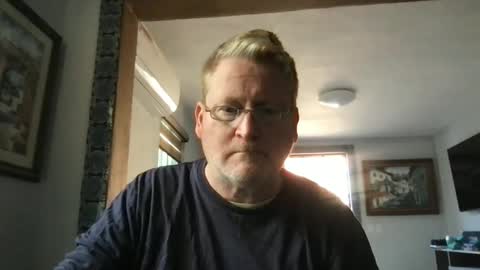 Snapshot of tomascausa chatting on 01.14.25 Hola online show from 01.14.25