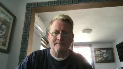 Snapshot of tomascausa chatting on 01.15.25 Hola online show from 01.15.25