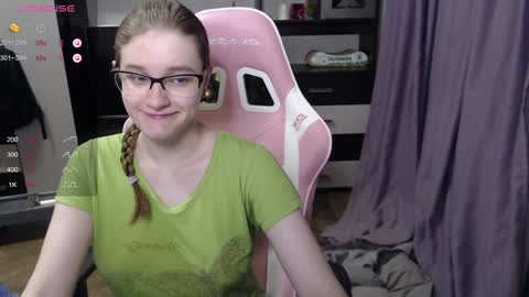 Snapshot of tomato_tease chatting on 12.31.24 tomato_tease online show from 12.31.24