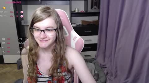 Snapshot of tomato_tease chatting on 03.04.25 tomato_tease online show from 03.04.25