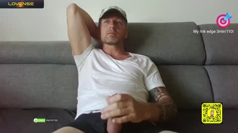 Snapshot of tomhardic chatting on 01.07.25 TOM online show from 01.07.25