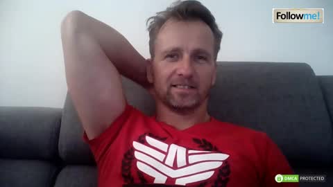 Snapshot of tomhardic chatting on 10.09.25 TOM online show from 10.09.25