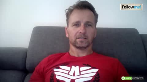 Snapshot of tomhardic chatting on 10.13.25 TOM online show from 10.13.25