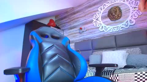 Snapshot of tommy_will chatting on 02.28.25 tommy_will online show from 02.28.25