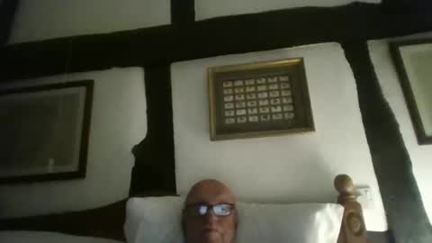 Snapshot of tonidr chatting on 09.17.25 Tonidr online show from 09.17.25