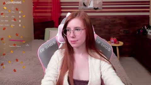 Snapshot of tonimua chatting on 10.16.25 Milana online show from 10.16.25