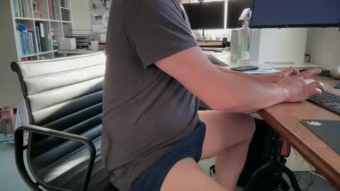 Snapshot of tonisun chatting on 03.02.25 tonisun online show from 03.02.25