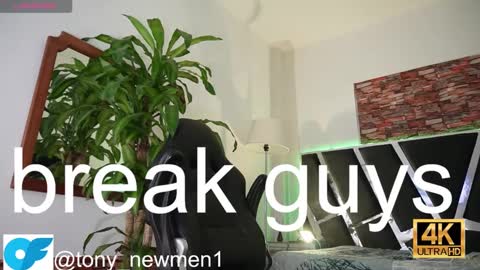 Snapshot of tony_newmen chatting on 12.15.24 tony online show from 12.15.24