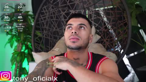 Snapshot of tony_newmen chatting on 02.05.25 tony online show from 02.05.25