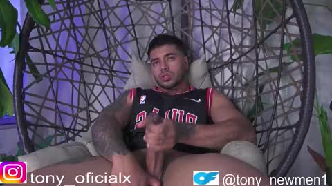 Snapshot of tony_newmen chatting on 10.15.25 tony online show from 10.15.25