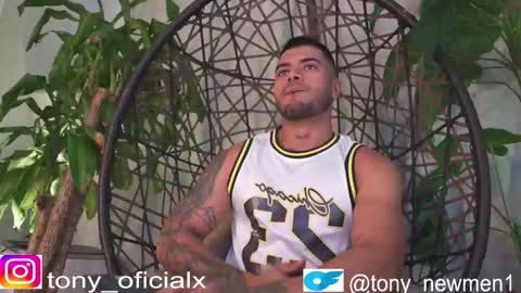 Snapshot of tony_newmen chatting on 11.05.25 tony online show from 11.05.25