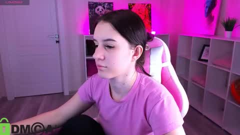 Snapshot of tonya_gray chatting on 11.28.25 tonya_gray online show from 11.28.25