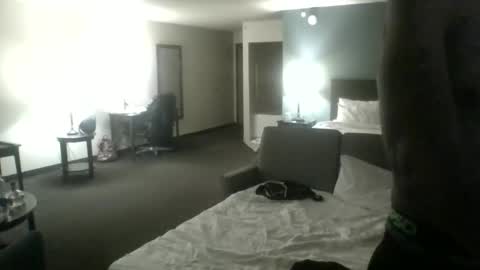 Snapshot of toochillcouple420 chatting on 11.08.25 toochillcouple420 online show from 11.08.25