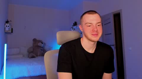 Snapshot of toohornyserj chatting on 12.09.24 toohornyserj online show from 12.09.24