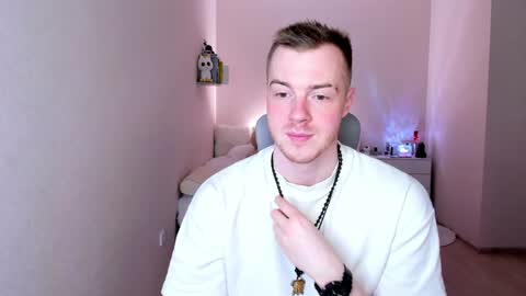 Snapshot of toohornyserj chatting on 02.01.25 toohornyserj online show from 02.01.25