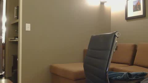 Snapshot of toomuchsmoke chatting on 01.10.25 toomuchsmoke online show from 01.10.25