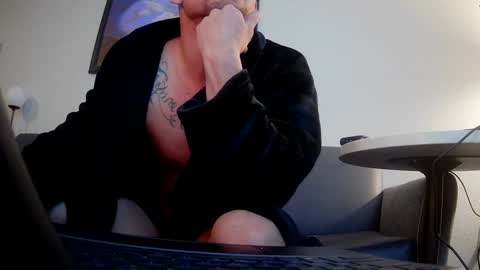 Snapshot of toomuchsmoke chatting on 02.09.25 toomuchsmoke online show from 02.09.25