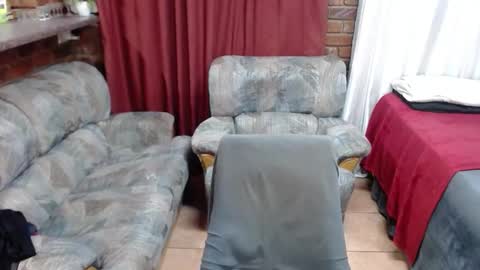 Snapshot of toptobottom4u chatting on 11.04.25 toptobottom4u online show from 11.04.25