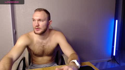 Snapshot of toress1 chatting on 01.12.25 Glebaty online show from 01.12.25
