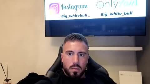 Snapshot of toro_arrapato chatting on 10.17.25 toro_arrapato online show from 10.17.25