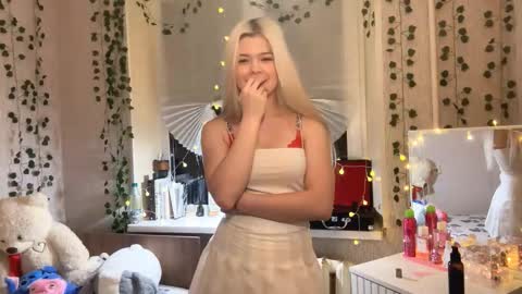 Lina online show from 11.29.25