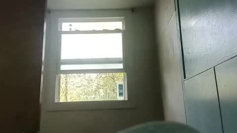 totallyawesome_65 online show from 10.14.25