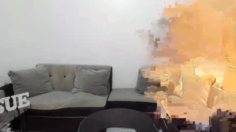 Snapshot of transmanilasue chatting on 02.20.25 Sue online show from 02.20.25