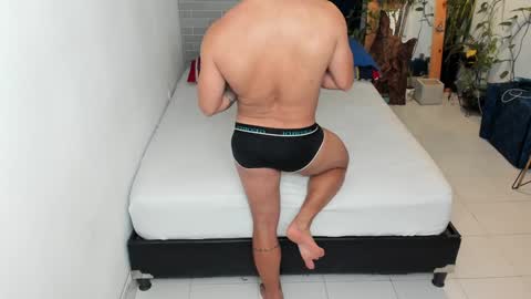 travis bakerr online show from 02.08.25