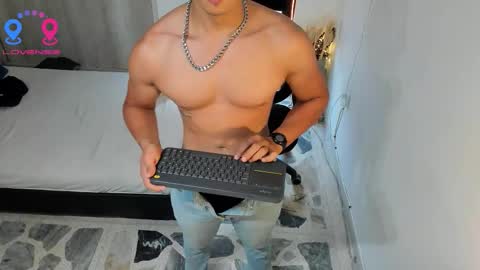 travis bakerr online show from 11.14.25