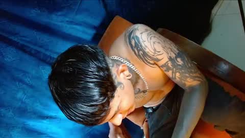 TRAV - INDEPENDENT MODEL online show from 12.21.24