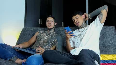 TRAV - INDEPENDENT MODEL online show from 12.30.24