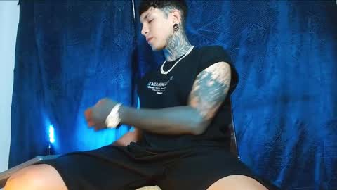 TRAV - INDEPENDENT MODEL online show from 01.21.25