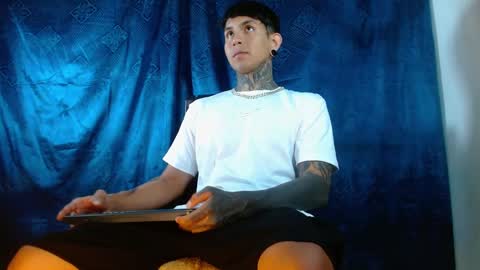 TRAV - INDEPENDENT MODEL online show from 02.04.25