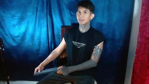 TRAV - INDEPENDENT MODEL online show from 02.04.25