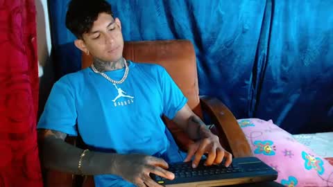 TRAV - INDEPENDENT MODEL online show from 02.07.25